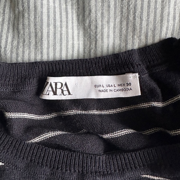 Fine knit Navy Striped Zara Top - Picture 4 of 5